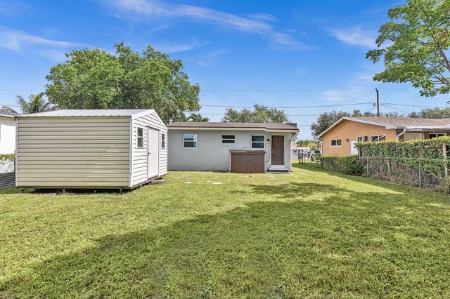 5026 SW 21st Street SW, West Park, FL 33023