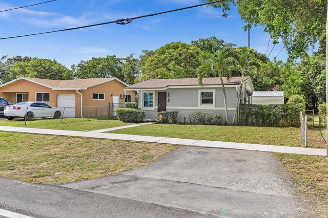 5026 SW 21st Street SW, West Park, FL 33023