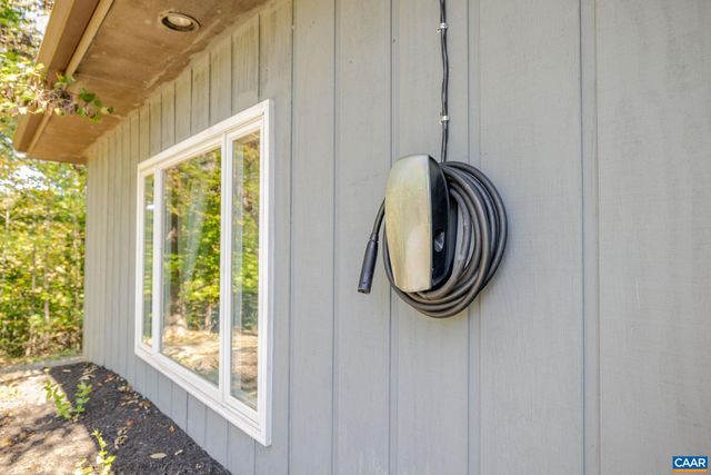 5498 WYANT LN, Charlottesville, VA 22903