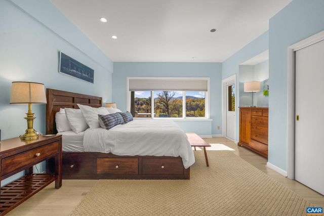 5498 WYANT LN, Charlottesville, VA 22903