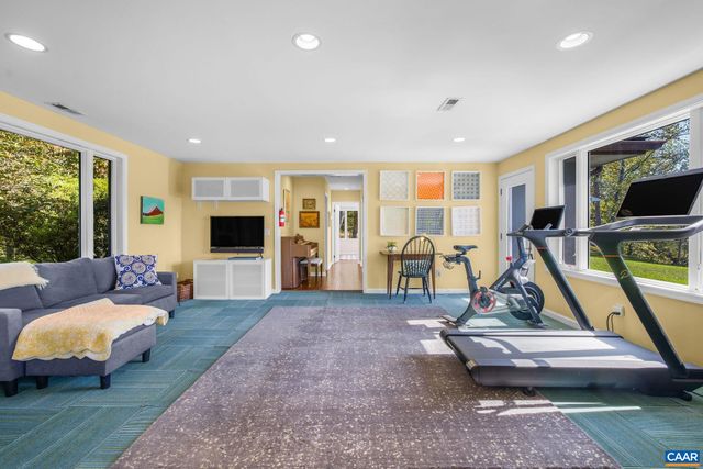 5498 WYANT LN, Charlottesville, VA 22903