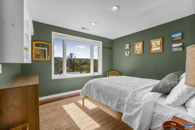 5498 WYANT LN, Charlottesville, VA 22903