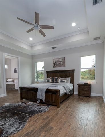 1960 Moulder DR, Naples, FL 34120