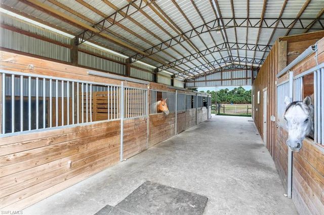 1960 Moulder DR, Naples, FL 34120