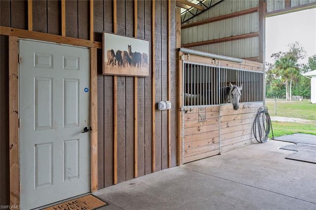 1960 Moulder DR, Naples, FL 34120