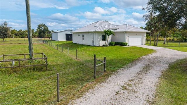 1960 Moulder DR, Naples, FL 34120