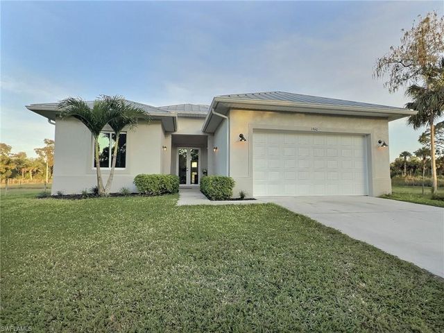 1960 Moulder DR, Naples, FL 34120