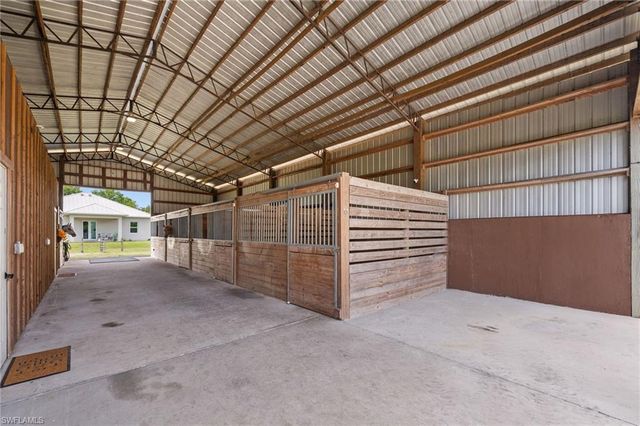 1960 Moulder DR, Naples, FL 34120
