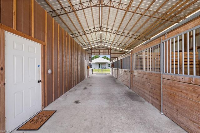 1960 Moulder DR, Naples, FL 34120