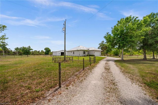 1960 Moulder DR, Naples, FL 34120