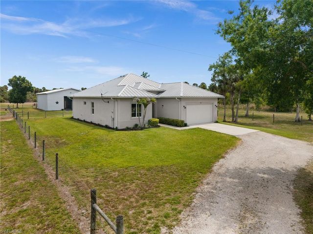 1960 Moulder DR, Naples, FL 34120