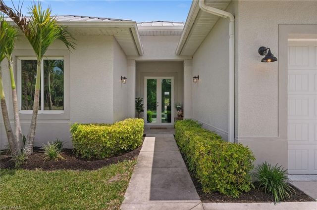 1960 Moulder DR, Naples, FL 34120