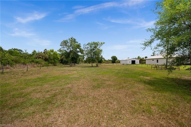 1960 Moulder DR, Naples, FL 34120