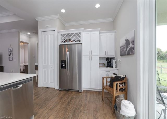 1960 Moulder DR, Naples, FL 34120