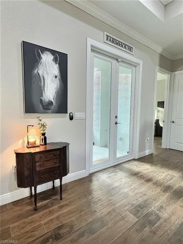 1960 Moulder DR, Naples, FL 34120