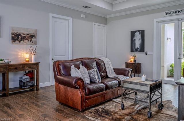 1960 Moulder DR, Naples, FL 34120