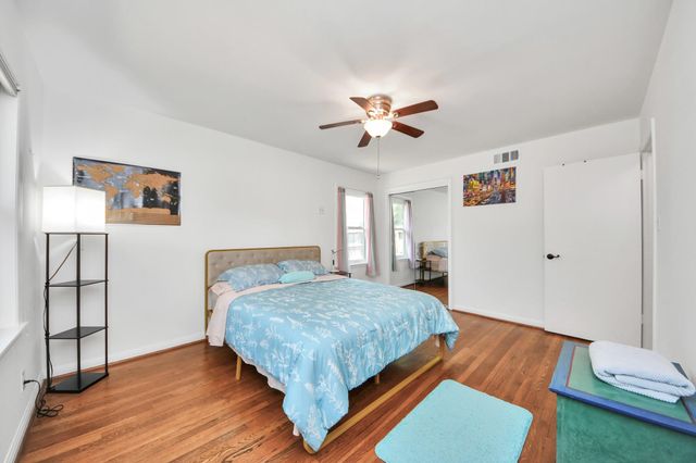 5139 Beechnut Street, Houston, TX 77096