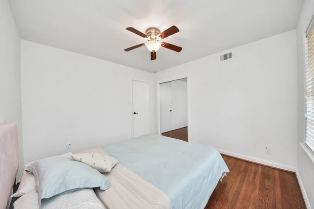 5139 Beechnut Street, Houston, TX 77096
