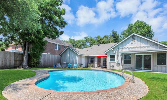 5139 Beechnut Street, Houston, TX 77096