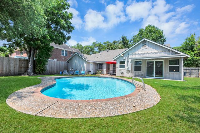 5139 Beechnut Street, Houston, TX 77096