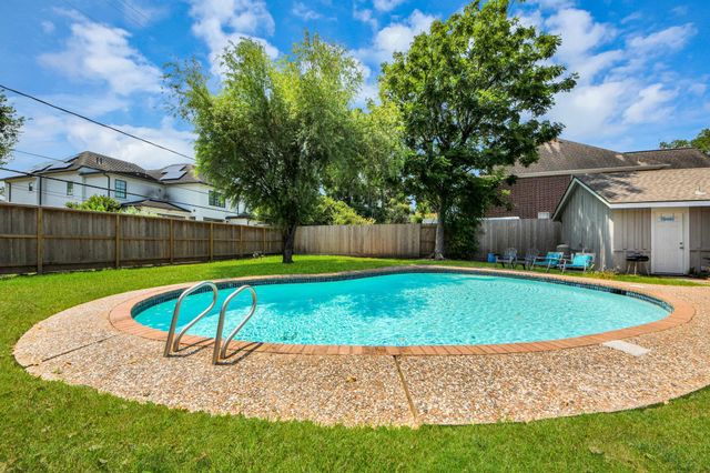 5139 Beechnut Street, Houston, TX 77096