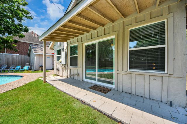 5139 Beechnut Street, Houston, TX 77096