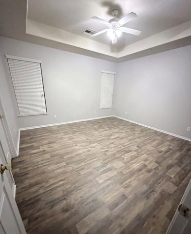 9908 Climbing Tree Street, Conroe, TX 77385