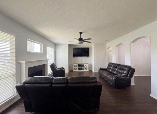 9908 Climbing Tree Street, Conroe, TX 77385