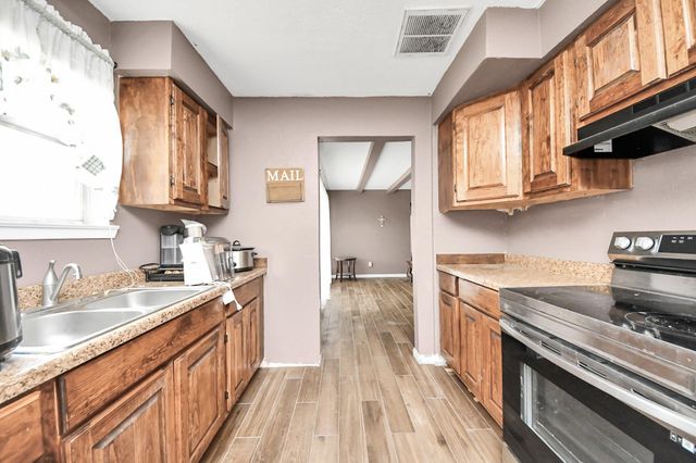 351 San Fernando Drive, Houston, TX 77060