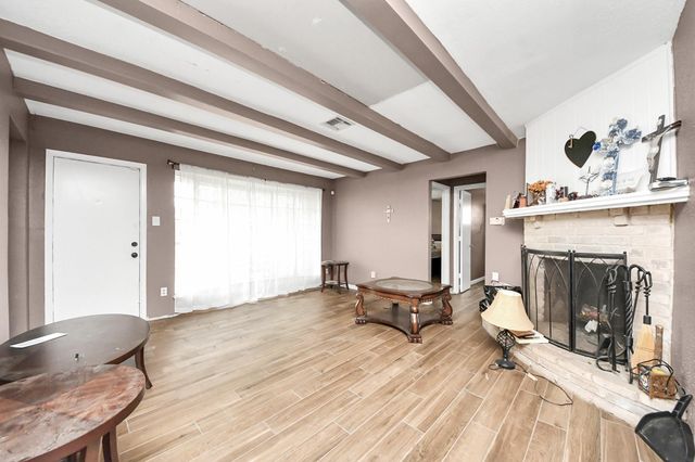 351 San Fernando Drive, Houston, TX 77060