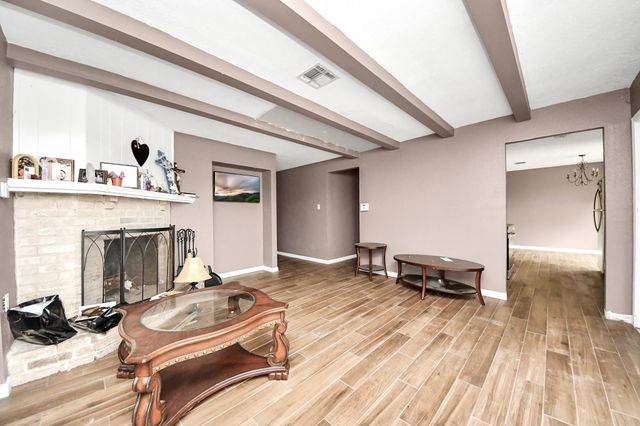 351 San Fernando Drive, Houston, TX 77060