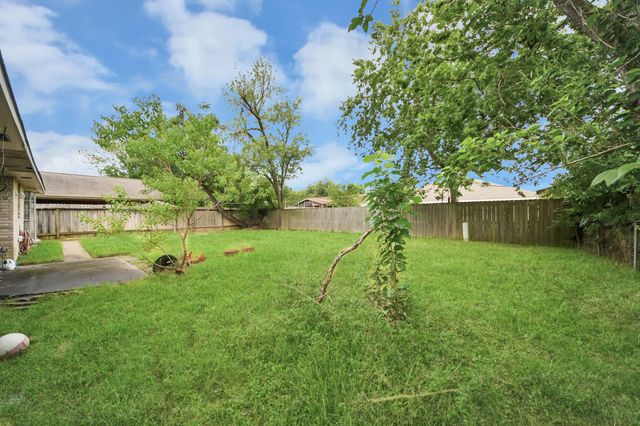 351 San Fernando Drive, Houston, TX 77060