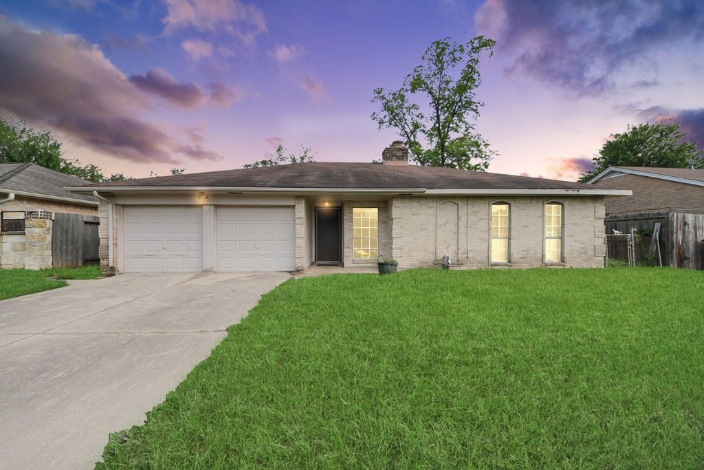351 San Fernando Drive, Houston, TX 77060