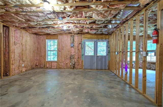 70 Creekside Way, Hiram, GA 30141