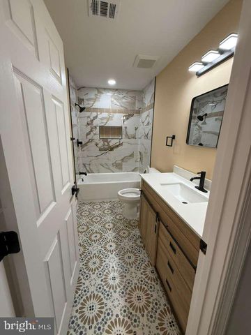 5 REDCAR CT, Waldorf, MD 20602