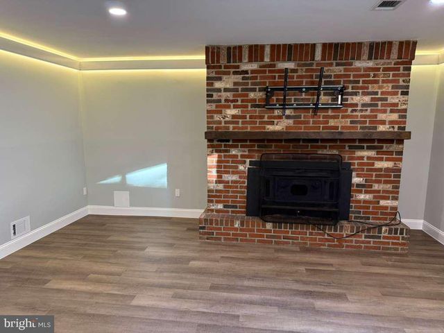 5 REDCAR CT, Waldorf, MD 20602