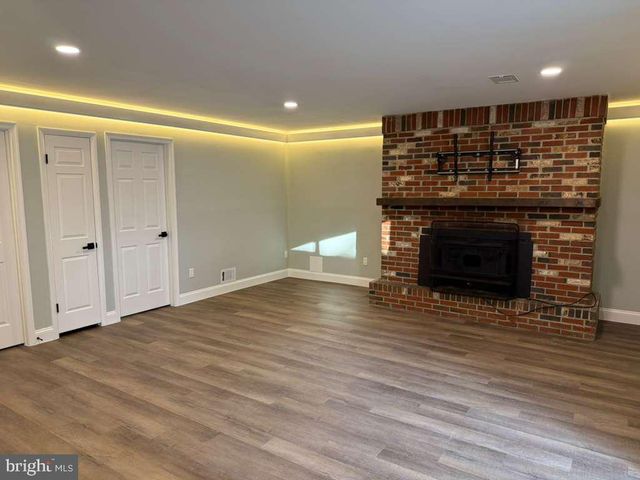 5 REDCAR CT, Waldorf, MD 20602