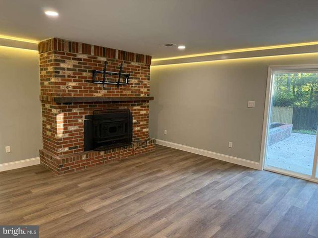 5 REDCAR CT, Waldorf, MD 20602