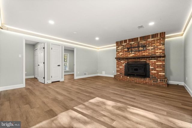 5 REDCAR CT, Waldorf, MD 20602