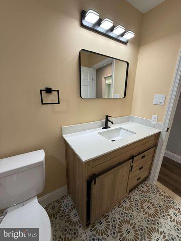 5 REDCAR CT, Waldorf, MD 20602