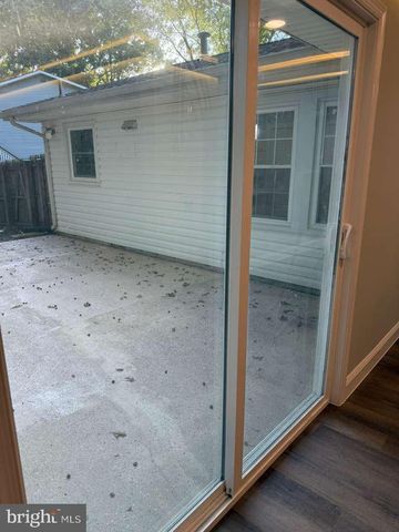 5 REDCAR CT, Waldorf, MD 20602