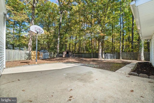 5 REDCAR CT, Waldorf, MD 20602