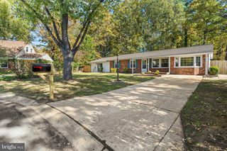 5 REDCAR CT, Waldorf, MD 20602
