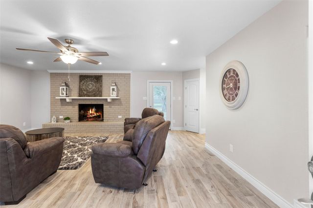 13800 6th Street, Santa Fe, TX 77517