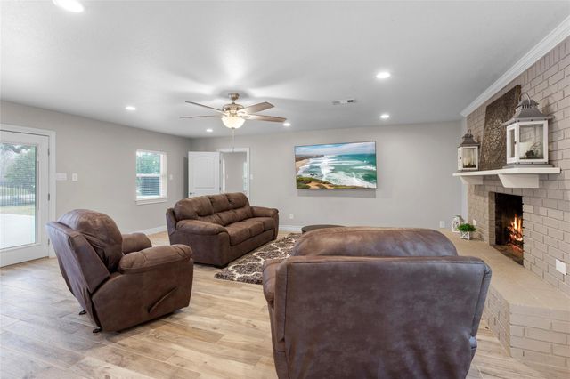 13800 6th Street, Santa Fe, TX 77517