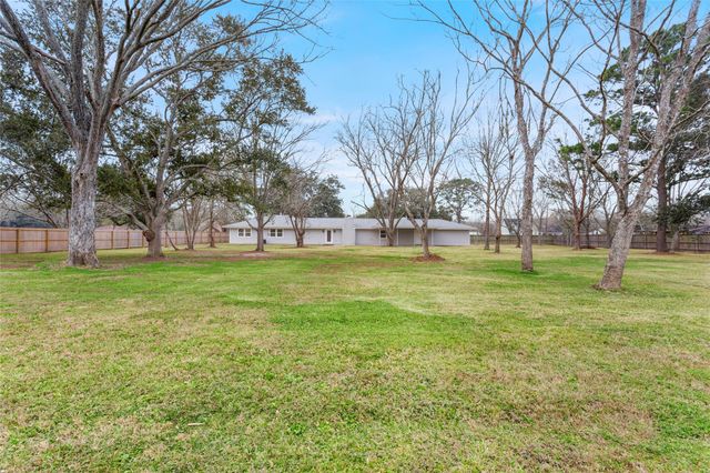 13800 6th Street, Santa Fe, TX 77517