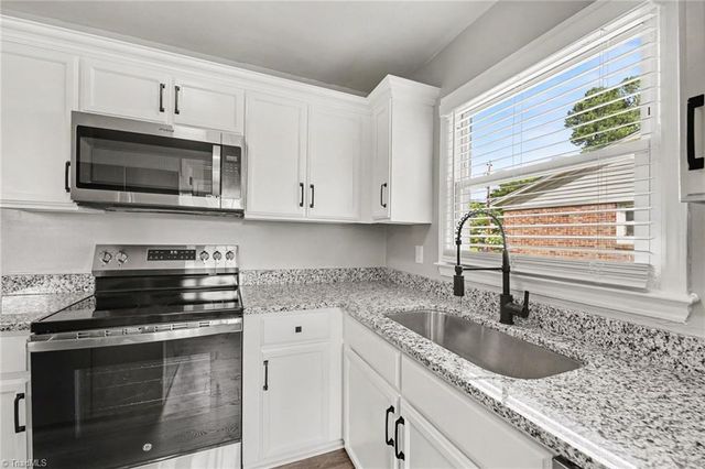 2316 Larkspur Drive, Greensboro, NC 27405