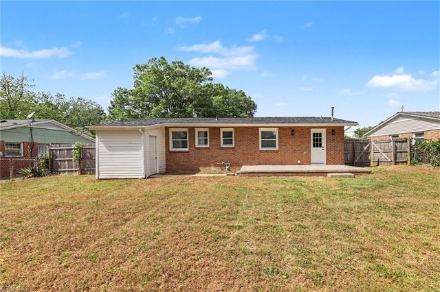 2316 Larkspur Drive, Greensboro, NC 27405