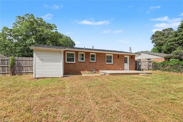 2316 Larkspur Drive, Greensboro, NC 27405
