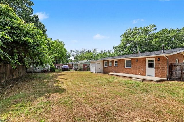 2316 Larkspur Drive, Greensboro, NC 27405